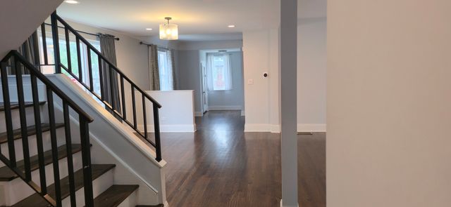 7951 S Blackstone Avenue, Chicago, IL 60619