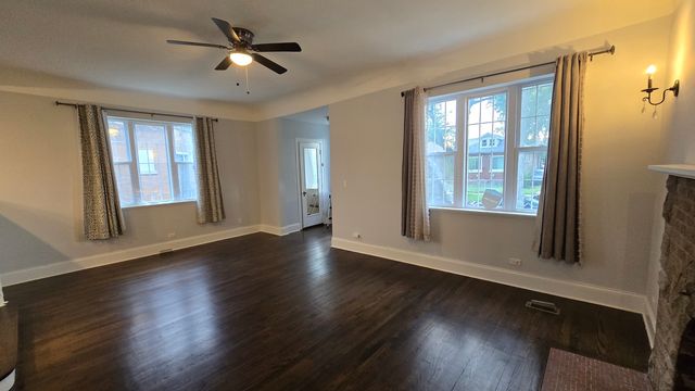7951 S Blackstone Avenue, Chicago, IL 60619