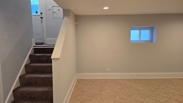 7951 S Blackstone Avenue, Chicago, IL 60619
