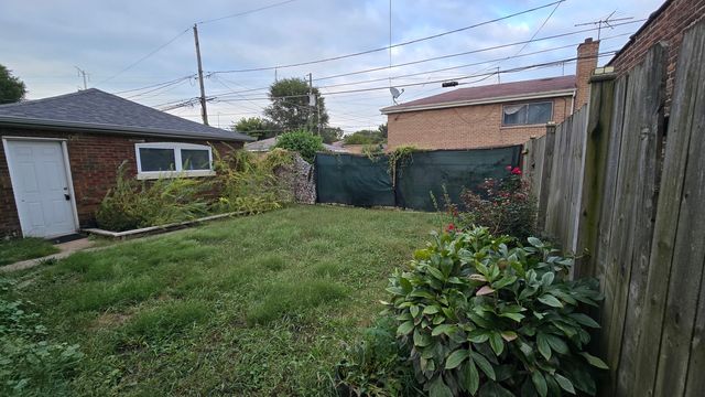 7951 S Blackstone Avenue, Chicago, IL 60619