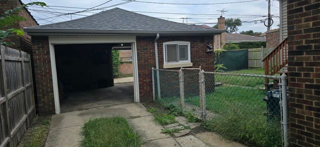7951 S Blackstone Avenue, Chicago, IL 60619