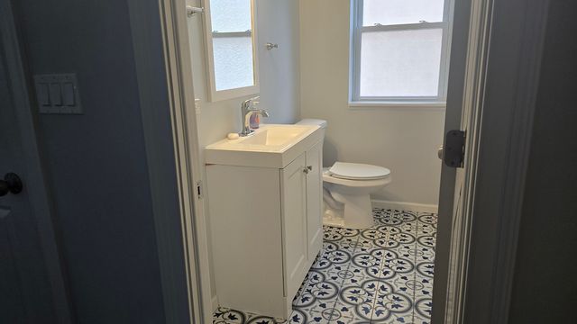 7951 S Blackstone Avenue, Chicago, IL 60619
