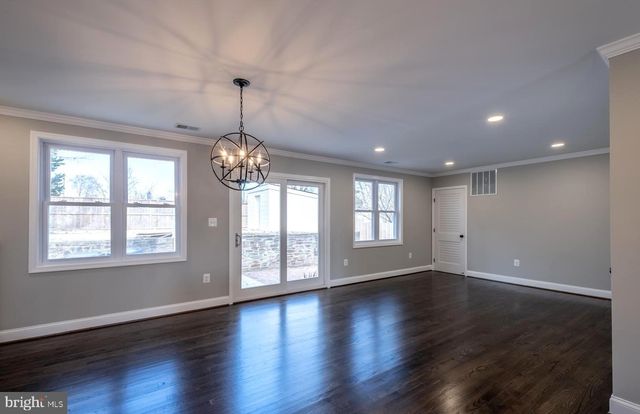 6816 WESTCOTT RD, Falls Church, VA 22042