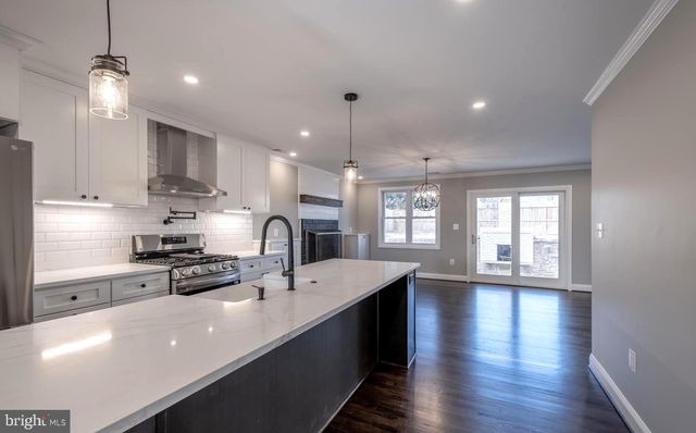 6816 WESTCOTT RD, Falls Church, VA 22042