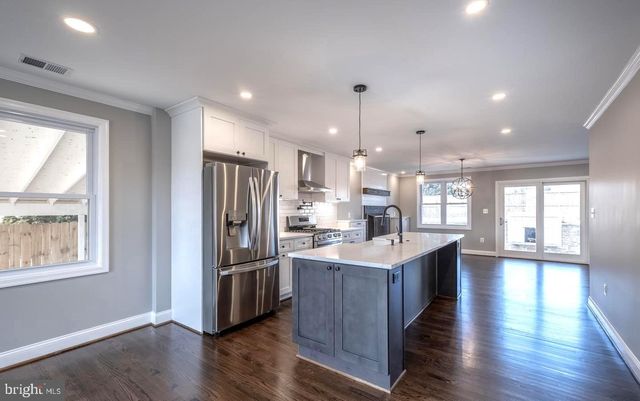 6816 WESTCOTT RD, Falls Church, VA 22042