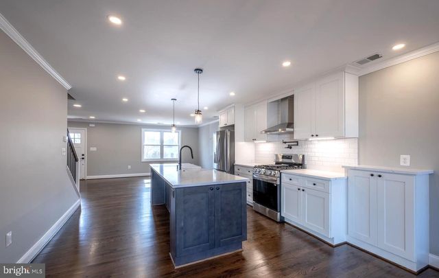 6816 WESTCOTT RD, Falls Church, VA 22042