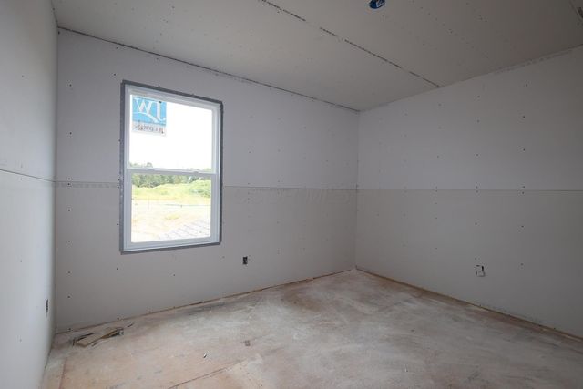 534 Creekside Loop S, Pataskala, OH 43062