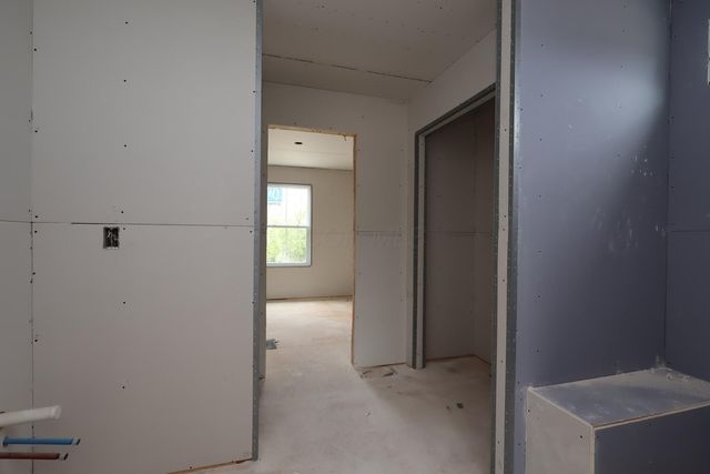 534 Creekside Loop S, Pataskala, OH 43062