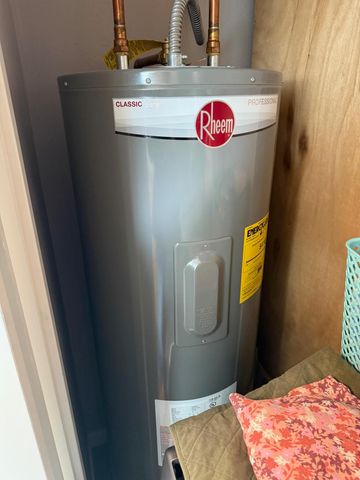 2007 AVENUE M, Council Bluffs, IA 51501