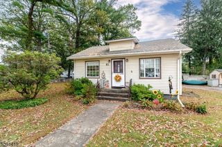 51 Lakeview Ave, Ringwood Boro, NJ 07456