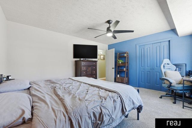 4001 N 212th Street, Elkhorn, NE 68022