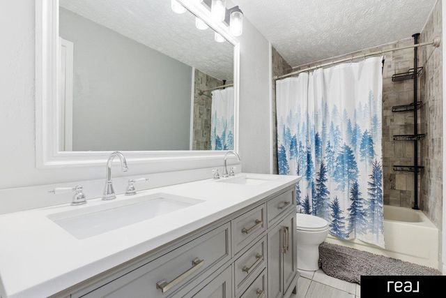 4001 N 212th Street, Elkhorn, NE 68022