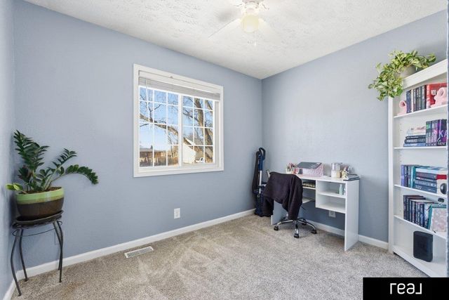 4001 N 212th Street, Elkhorn, NE 68022