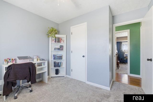 4001 N 212th Street, Elkhorn, NE 68022