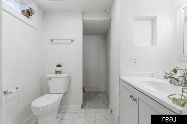 4001 N 212th Street, Elkhorn, NE 68022