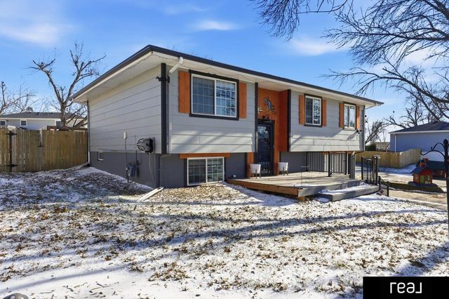 4001 N 212th Street, Elkhorn, NE 68022