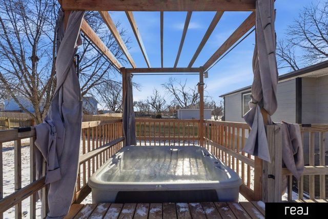 4001 N 212th Street, Elkhorn, NE 68022