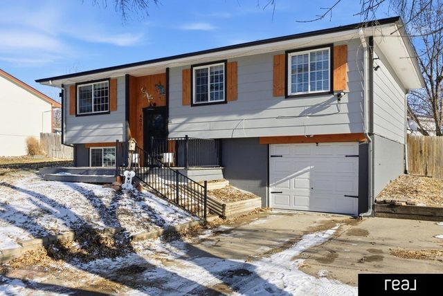 4001 N 212th Street, Elkhorn, NE 68022