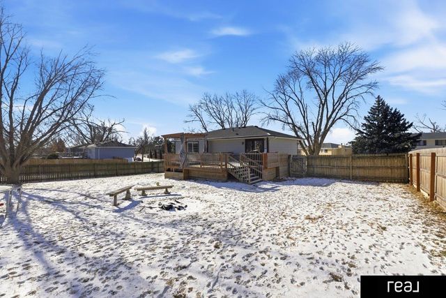 4001 N 212th Street, Elkhorn, NE 68022