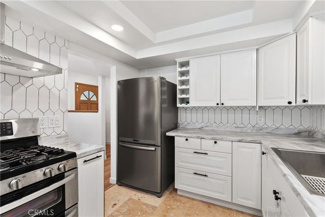 18435 Keswick st. 10, Reseda, CA 91335