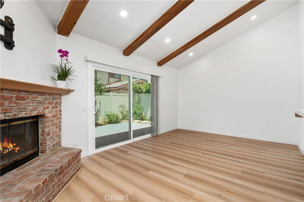 18435 Keswick st. 10, Reseda, CA 91335