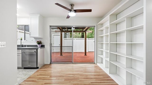 3335 Yulupa Ave, Santa Rosa, CA 95405