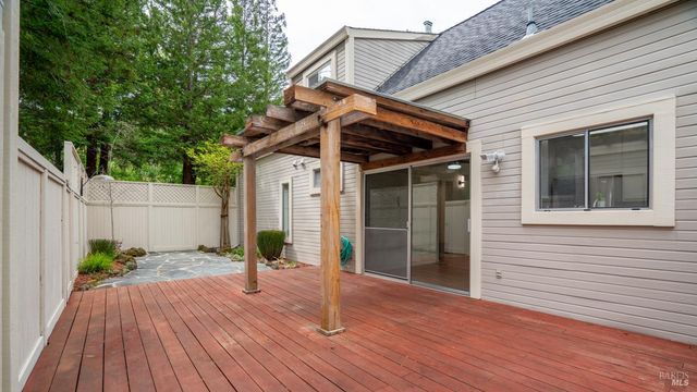 3335 Yulupa Ave, Santa Rosa, CA 95405