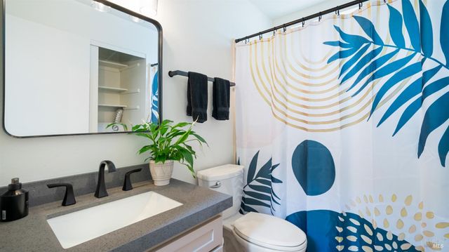 3335 Yulupa Ave, Santa Rosa, CA 95405