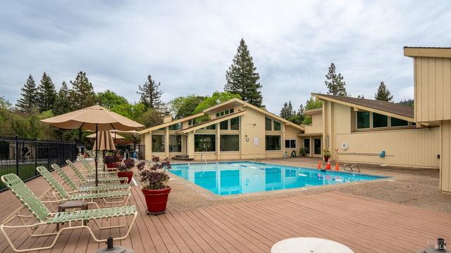 3335 Yulupa Ave, Santa Rosa, CA 95405