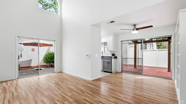 3335 Yulupa Ave, Santa Rosa, CA 95405