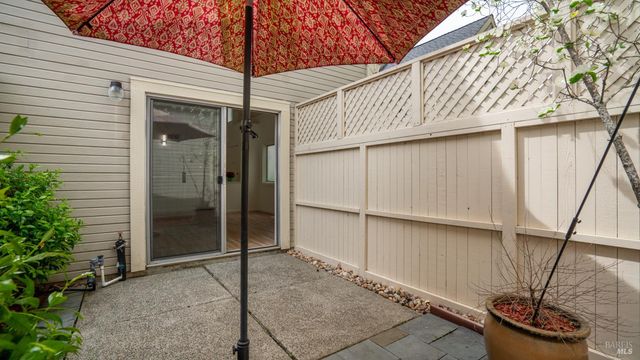 3335 Yulupa Ave, Santa Rosa, CA 95405