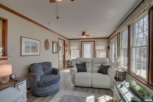 5126 Homan Falls Drive, Quincy, IL 62305