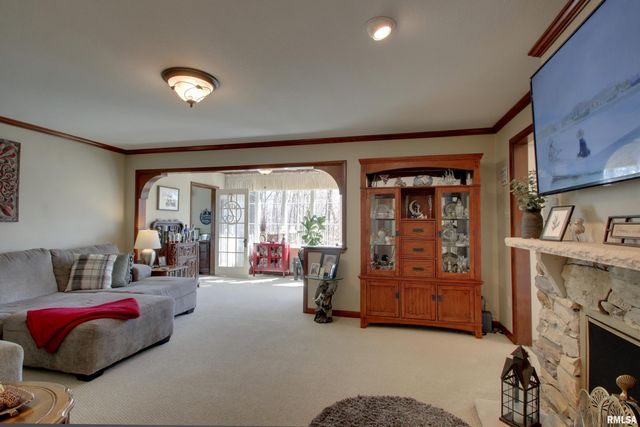 5126 Homan Falls Drive, Quincy, IL 62305