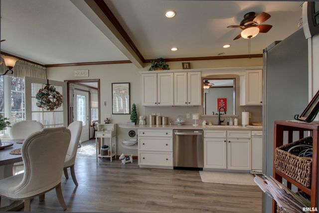 5126 Homan Falls Drive, Quincy, IL 62305