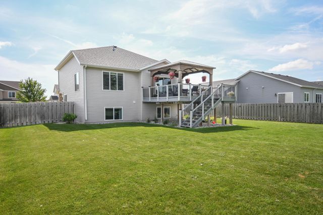 5013 44th Street S, Fargo, ND 58104