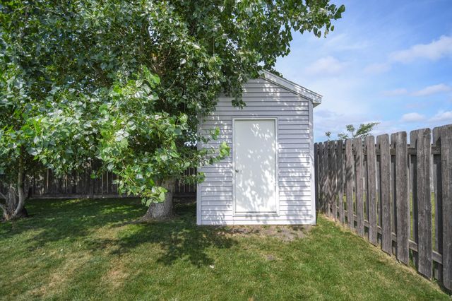 5013 44th Street S, Fargo, ND 58104