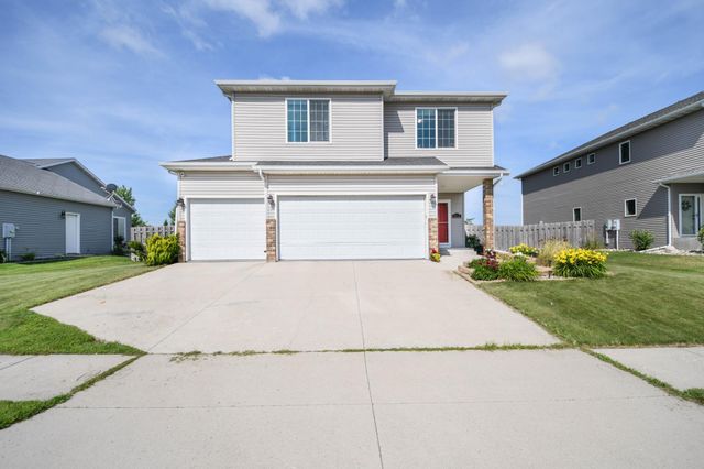 5013 44th Street S, Fargo, ND 58104