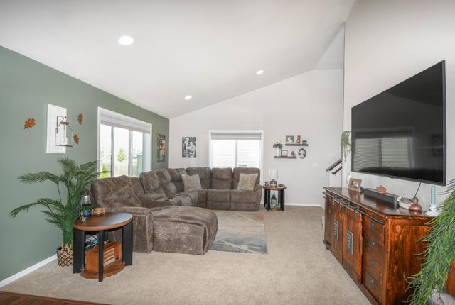 5013 44th Street S, Fargo, ND 58104