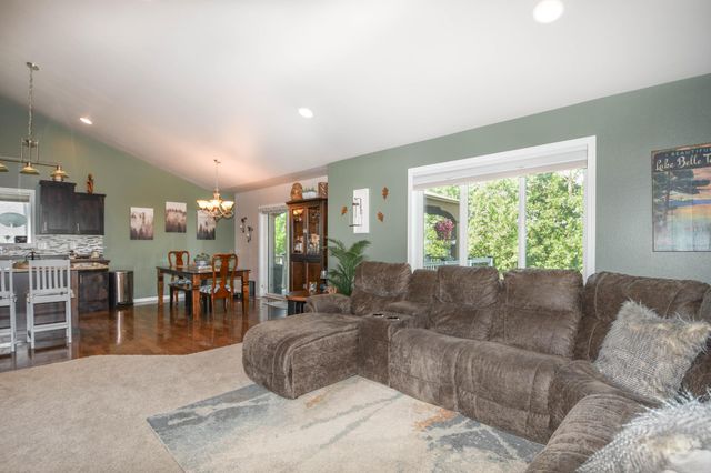 5013 44th Street S, Fargo, ND 58104
