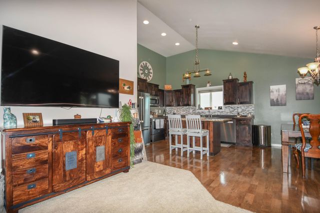 5013 44th Street S, Fargo, ND 58104