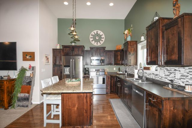 5013 44th Street S, Fargo, ND 58104