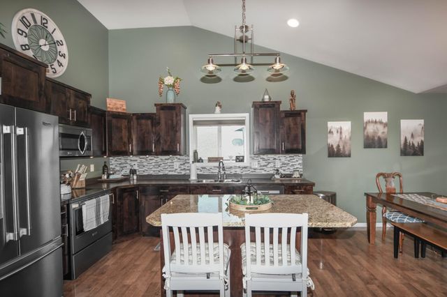 5013 44th Street S, Fargo, ND 58104