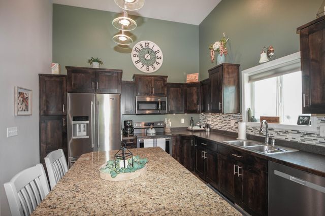 5013 44th Street S, Fargo, ND 58104