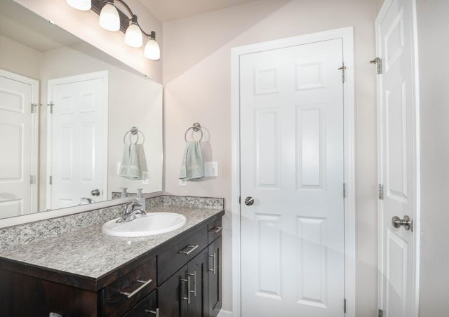 5013 44th Street S, Fargo, ND 58104