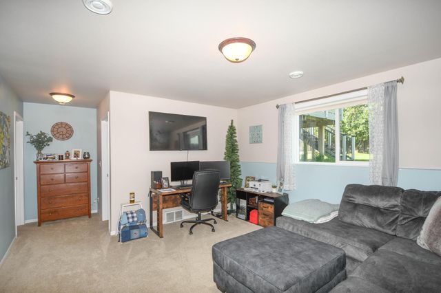 5013 44th Street S, Fargo, ND 58104