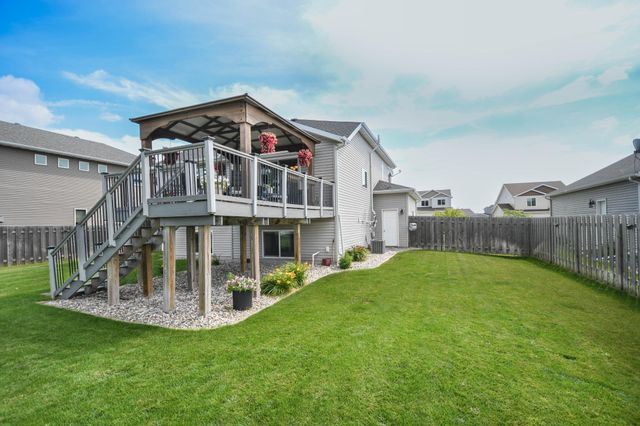 5013 44th Street S, Fargo, ND 58104