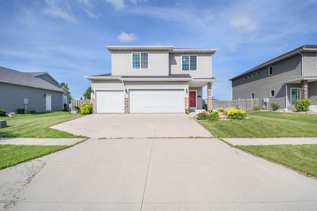 5013 44th Street S, Fargo, ND 58104