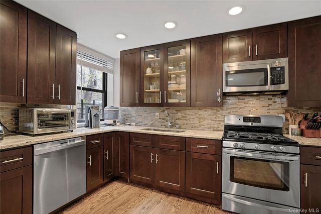 1080 Warburton Avenue 3E, Yonkers, NY 10701