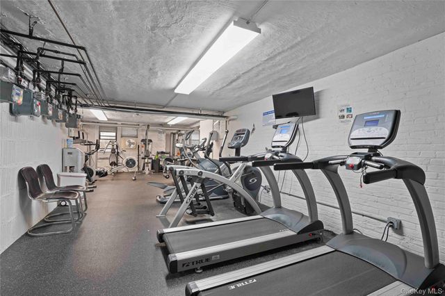 1080 Warburton Avenue 3E, Yonkers, NY 10701