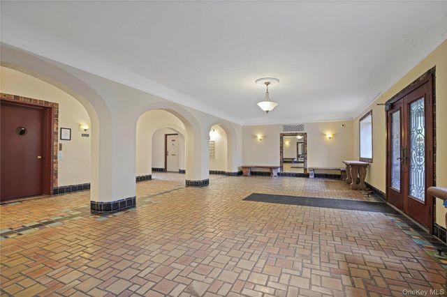 1080 Warburton Avenue 3E, Yonkers, NY 10701